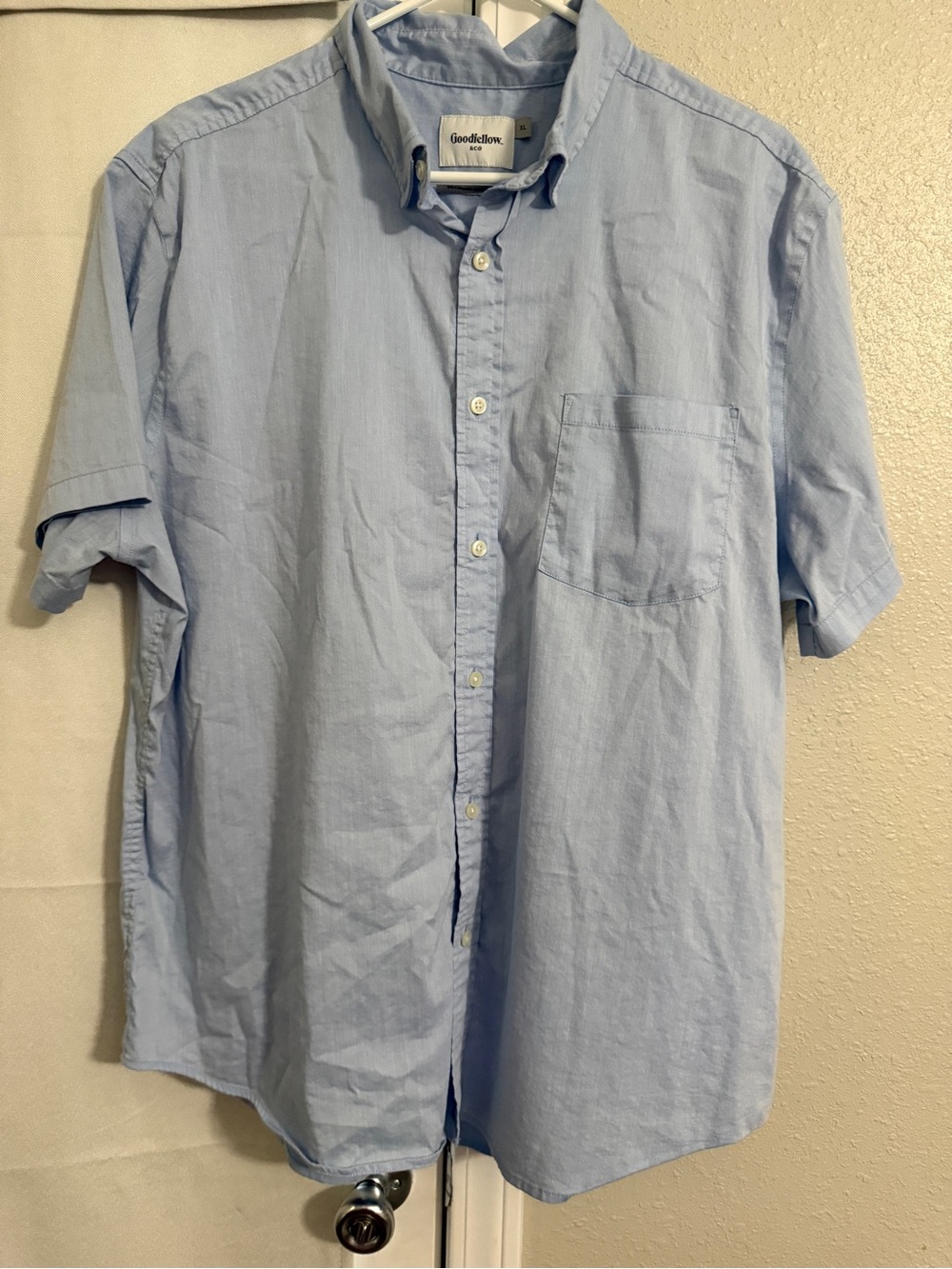 Goodfellow & Co Men’s Light Blue Short-Sleeve Button-Down Shirt - Chest Pocket